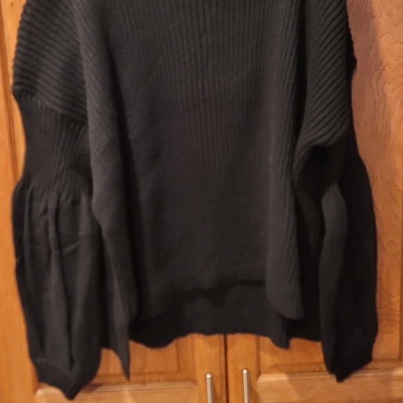 Back Sweater - Picture 4 of 4